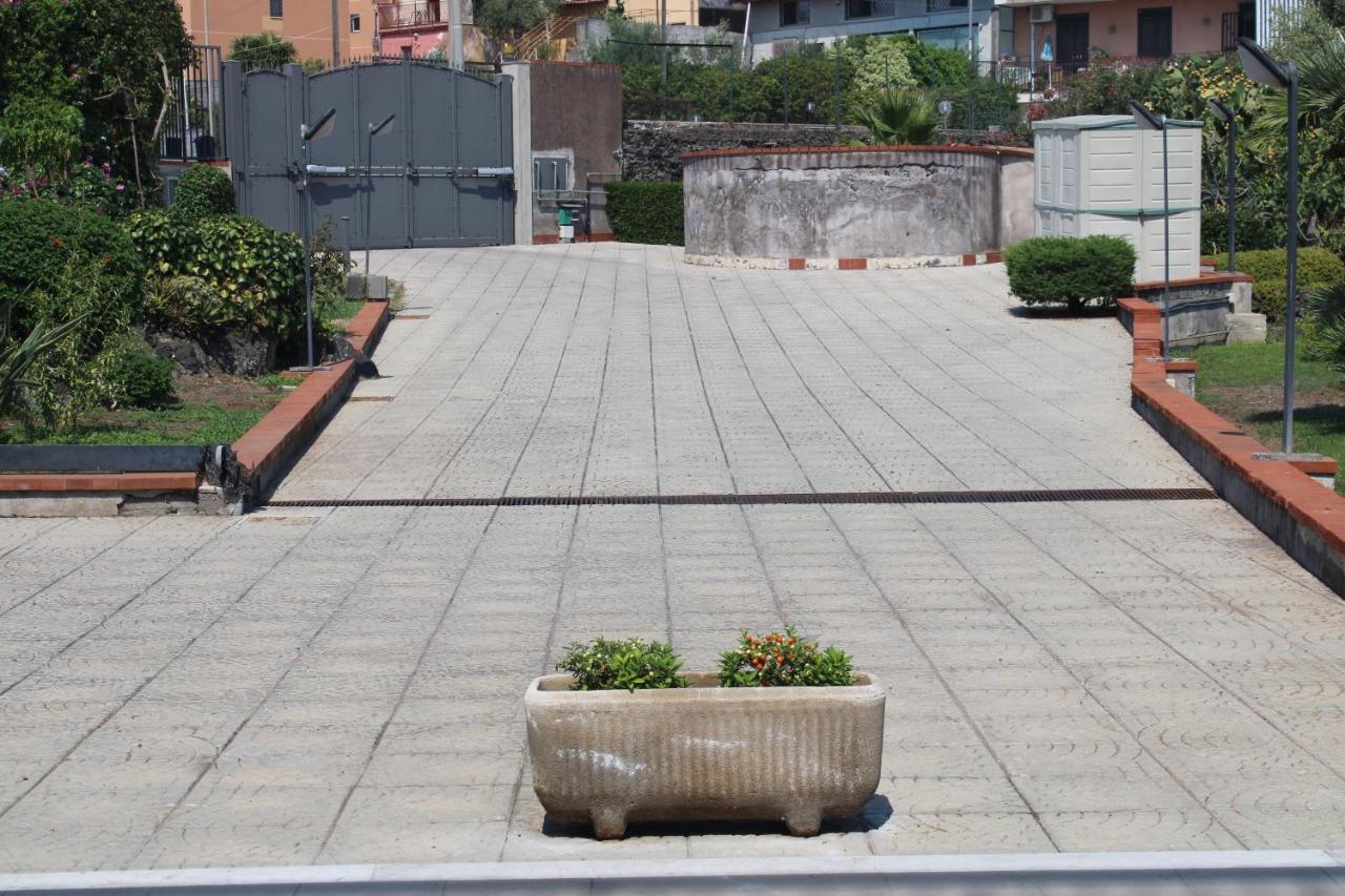 Villa Sicilia Apartment คาตาเนีย ภายนอก รูปภาพ