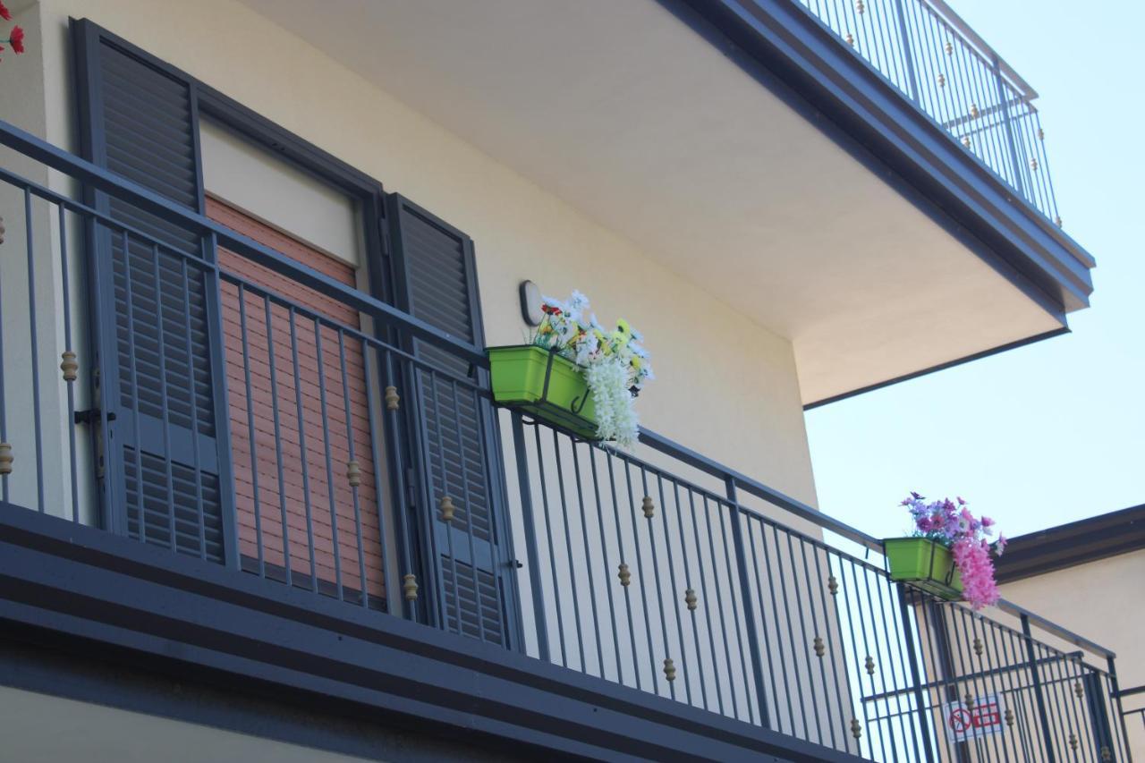 Villa Sicilia Apartment คาตาเนีย ภายนอก รูปภาพ