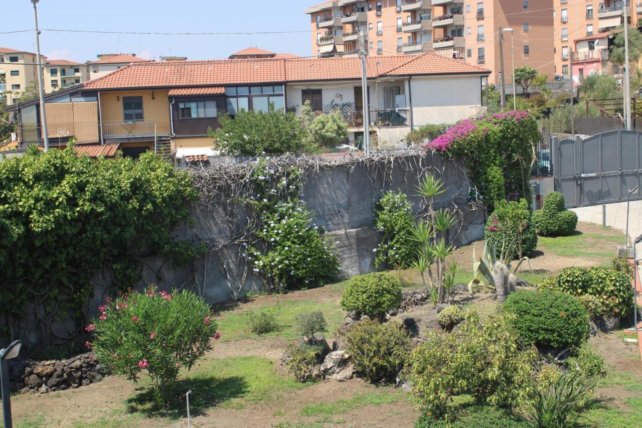Villa Sicilia Apartment คาตาเนีย ภายนอก รูปภาพ