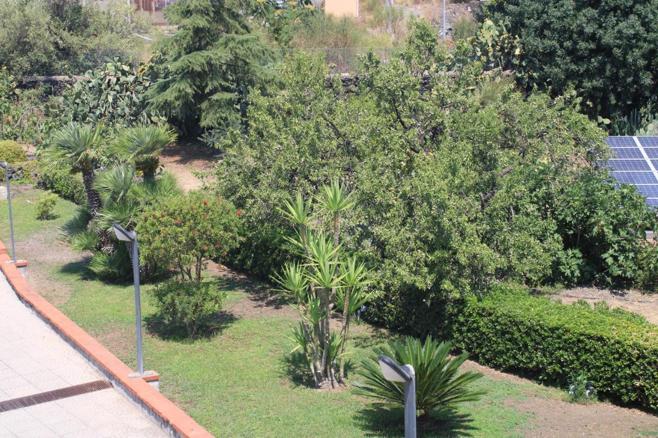 Villa Sicilia Apartment คาตาเนีย ภายนอก รูปภาพ